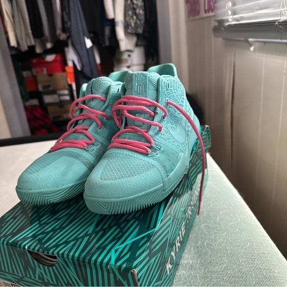 teal kyrie 3